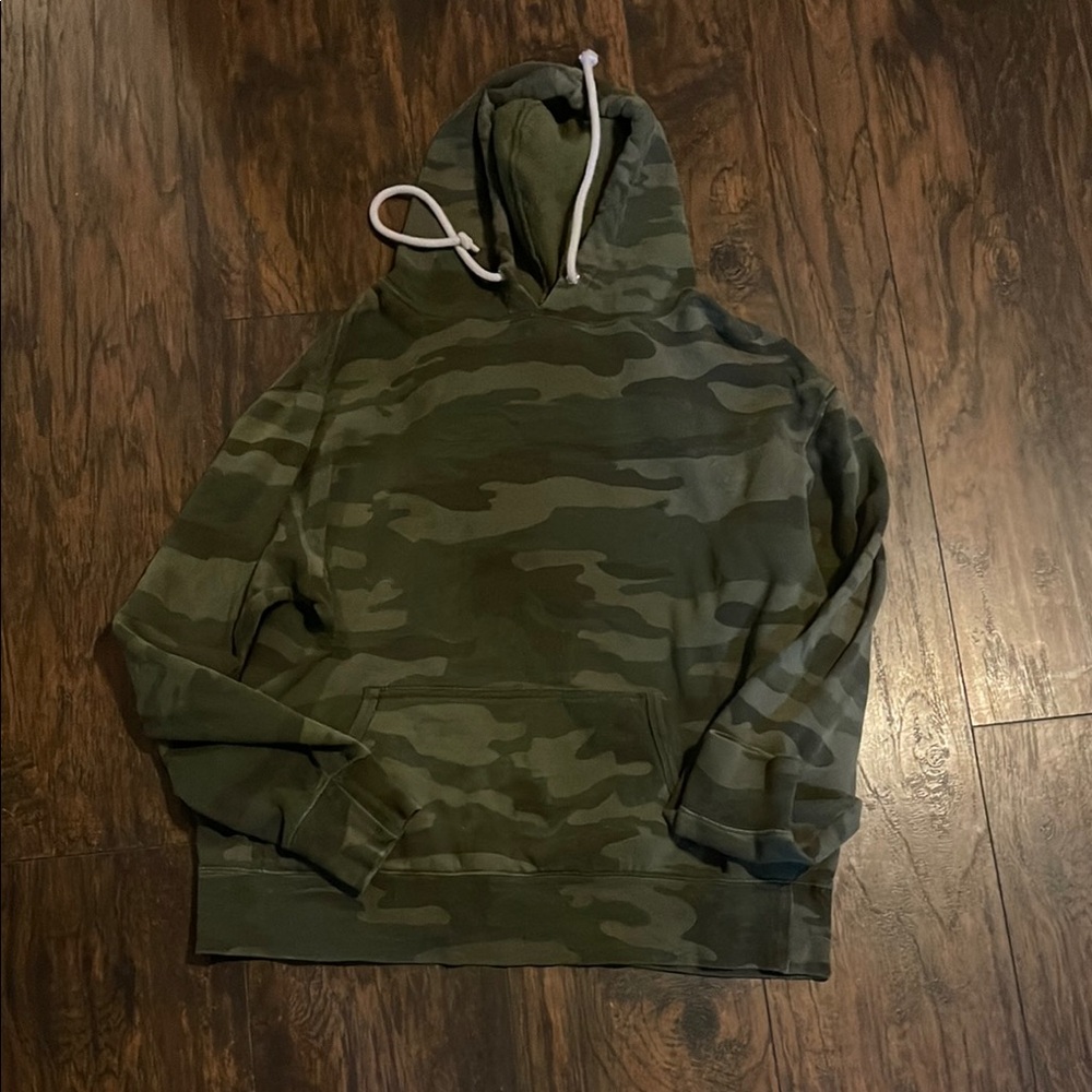 Tilly’s Camouflage Hoodie size small